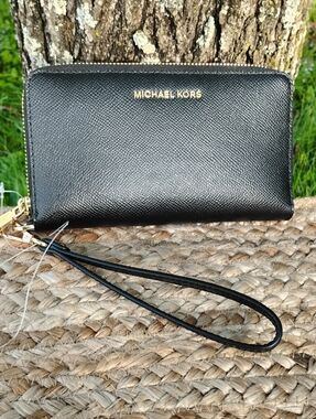 NWT Michael Kors Large Jet set Travel Wallet Smartphone Wristlet Black 🖤